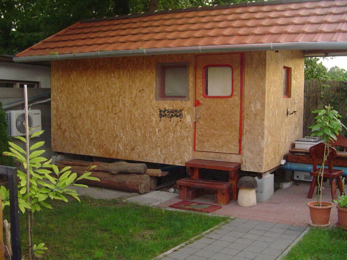 Karavan Štúrovo Екстериор снимка